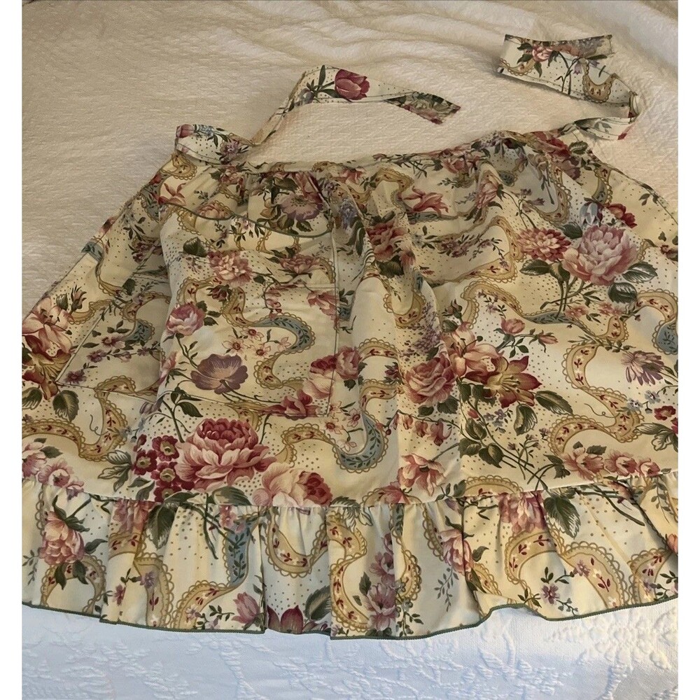Vintage Mid-Century Floral Half Apron with Bottom Ruffle Never Used Cottagecore
